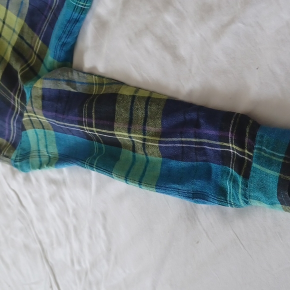 Woman's plaid button down blouse. EUC - Picture 5 of 8